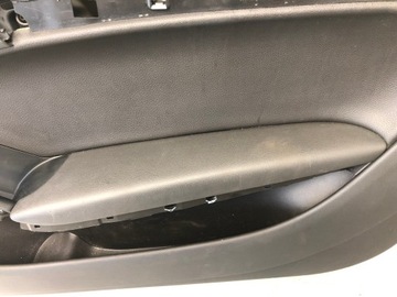 КОЖАНАЯ ОБИВКА ДВЕРИ ПЕРЕДНЯЯ ПРАВАЯ AUDI A5 COUPE 8T1867106