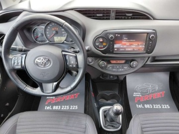 Toyota Yaris III Hatchback 5d Facelifting 1.33 Dual VVT-i 99KM 2016 Toyota Yaris Kamera Klimatronik Hands Free Alu 1.3 Benzyna 99KM, zdjęcie 16