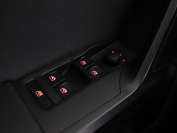 Seat Arona Crossover 1.0 EcoTSI 95KM 2020 Seat Arona Navi Kamera cofania Klimatyzacja, zdjęcie 32