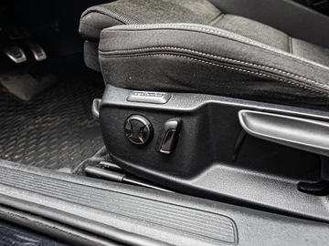 Volkswagen Passat B8 Variant 1.8 TSI BlueMotion Technology 180KM 2015 VOLKSWAGEN Passat 1.8 TSI Combi 180KM 2015, zdjęcie 7