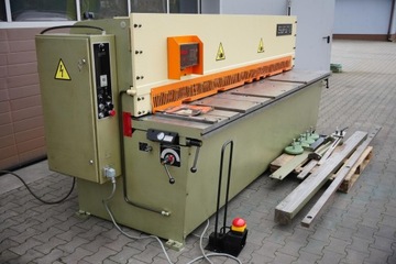 Гильотинные ножницы по металлу SAFAN VS 3100 x 6 мм CNC