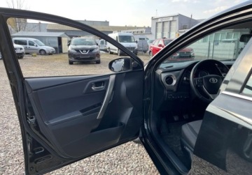 Toyota Auris I Hatchback 3d Facelifting 1.6 Valvematic 132KM 2013 Toyota Auris nawigacja, kamera cofania 1.6 Benzyna 132KM, zdjęcie 14