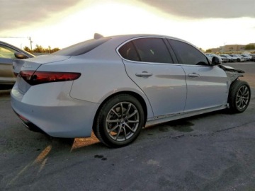 Alfa Romeo Giulia II Sedan Facelifting 2.0 Turbo 280KM 2020 Alfa Romeo Giulia 2020 2.0 Benzyna 280KM, zdjęcie 3