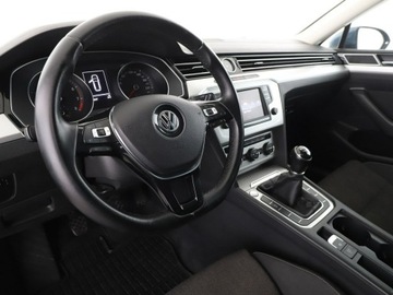 Volkswagen Passat B8 Variant 1.4 TSI ACT 150KM 2015 Volkswagen Passat panorama klima auto grzane, zdjęcie 13