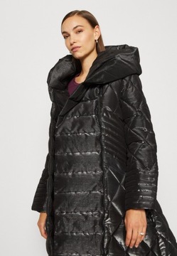 Płaszcz zimowy czarny z kapturem Guess XL