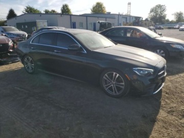 Mercedes Klasa E W213 2021 Mercedes-Benz Klasa E 2021r., E 350 4matic, 2L, od ubezpieczalni 2.0 255KM, zdjęcie 5