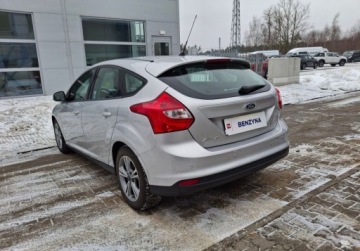 Ford Focus III Kombi 1.0 EcoBoost 125KM 2013 Ford Focus Ford Focus 1.0 Ecoboost, Salon Pl, 2kpl. opon. Benzyna 125KM, zdjęcie 3