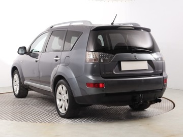 Mitsubishi Outlander II 2.0 DID DOHC 140KM 2008 Mitsubishi Outlander 2.0 DI-D, 4X4, 7 miejsc, zdjęcie 3