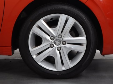 Peugeot 208 I Hatchback 5d Facelifting 1.2 PureTech 82KM 2016 Peugeot 208 1.2 PureTech, Salon Polska, zdjęcie 14