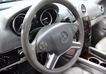 Mercedes Klasa GL X164 2011 Mercedes-Benz GL 4matic _ 3.0 diesel _ 211 KM 3.0 Diesel 211KM, zdjęcie 17