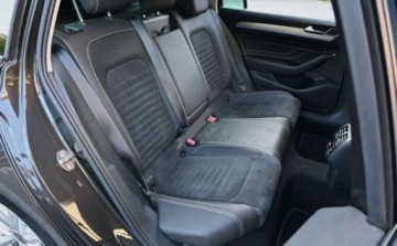 Volkswagen Passat B8 Variant Facelifting 2.0 TDI 190KM 2020 Volkswagen Passat 2,0 TDI 150 KM DSG Nawigacja Kamera AMBITION FULL UNITED, zdjęcie 33