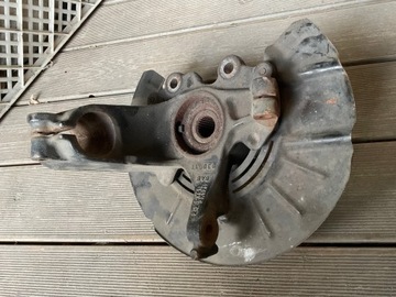 Zwrotnica przednia prawa Ford Focus III Mk3 St CV613K171 CV613K170 BAB