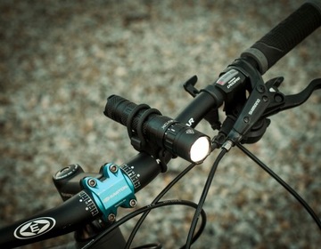 ДЕРЖАТЕЛЬ ВЕЛОСИПЕДА ДЛЯ ФОНАРЕЙ ДЛЯ РУЛЯ УНИВЕРСАЛЬНАЯ РЕГУЛИРОВКА VAYOX