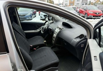 Toyota Yaris 2006 Toyota Yaris 1,3 87KM Klimatyzacka Kola latozima 1.3 Benzyna 87KM, zdjęcie 19