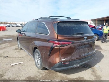 Toyota Sienna III 2021 Toyota Sienna XLE 2021 2.5l 2.5 Hybryda 189KM, zdjęcie 3