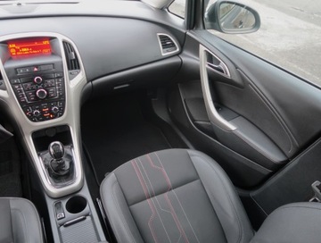 Opel Astra J Sports Tourer 1.4 Turbo ECOTEC 140KM 2012 Opel Astra 1.4 T, Klima, Klimatronic, Tempomat, zdjęcie 7