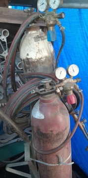 Кислородные цилиндры + ацетилен + сварные аксессуары