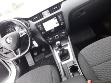 Skoda Octavia III Kombi 2.0 TDI 150KM 2016 Skoda Octavia 2.0, nawigacja, zadbany środek, zdjęcie 5