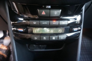 Peugeot 2008 I SUV Facelifting 1.6 BlueHDi 120KM 2016 Peugeot 2008 123000km navi serwis ASO z Niemiec, zdjęcie 8