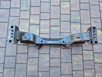 NOSNÍK MOTORU ZAVĚŠENÍ NÁPRAVNICE PŘEDNÍ NISSAN 350Z