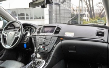 Opel Insignia I Sports Tourer 2.8 V6 Turbo ECOTEC 260KM 2009 Opel Insignia 2,8 (260KM) LPG 4x4 Bezwypadkowy 190 tys. km 2.8 BenzynaLPG, zdjęcie 9