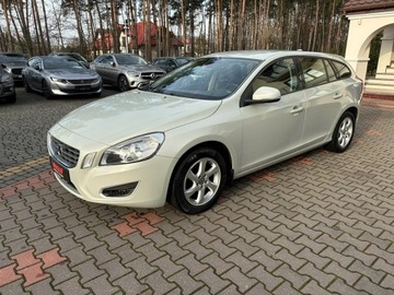 Volvo V60 I Kombi 1.6 T4 180KM 2011 Volvo V60 T4 180 KM Automat Podgrzewane fotele, zdjęcie 3