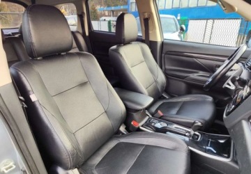 Mitsubishi Outlander III SUV Facelifting 2017 2.0 150KM 2017 Mitsubishi Outlander Mitsubishi Outlander 2.0 2WD CVT Diamant Edition 2.0, zdjęcie 11