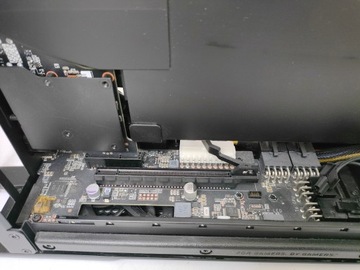 Stacja graficzna Razer Core V2 / uszkodzona