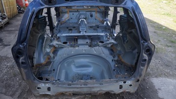VOLVO V70 III XC70 III PAS TYLNY TYŁ WANNA CIĘTA