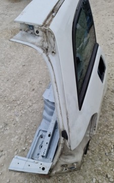 ЧЕТВЕРТЬ ПРАВАЯ ЗАДНЕГО БРЫЗГОВИКА MERCEDES W212 KOMBI