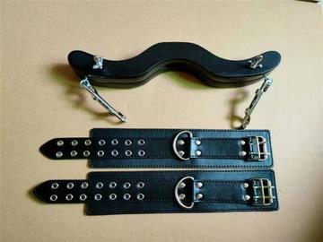 Скромник для БДСМ-КПТ Бондаж-игры + наручники