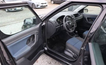 Skoda Roomster Mikrovan Facelifting 1.2 70KM 2015 Skoda Roomster Klimatyzacja, Elektryczne szyby, Seryjne radio. 1.2 Benzyna, zdjęcie 7