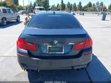 BMW Seria 5 F10-F11 M5 Limuzyna 4.4 V8 560KM 2014 BMW M5 2014 4.4l 4.4 Benzyna 560KM, zdjęcie 4
