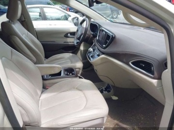 Chrysler Pacifica II 2021 Chrysler Pacifica Hybrid Touring L 2021 3.6l 3.6 Hybryda 260KM, zdjęcie 9