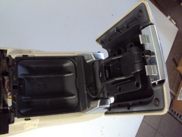 ПОДЛОКОТНИК ХОЛОДИЛЬНИК RANGE ROVER SPORT L320 2007 г.