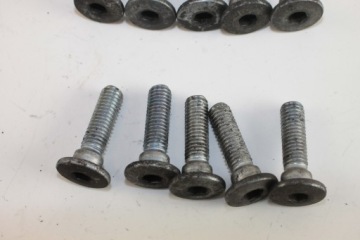 БОЛТЫ ПЕРЕДНИХ ТОРМОЗНЫХ ДИСКОВ KAWASAKI ZX6R NINJA 94-97