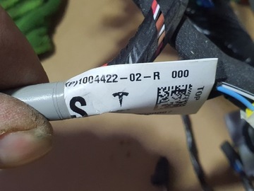УСТАНОВКА ЖГУТА ПРОВОДОВ НА ПРИБОРНОЙ ПАНЕЛИ КОНСОЛИ TESLA МОДЕЛЬ S