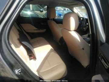 Jaguar F-Pace 2019 Jaguar F-Pace 2019 Jaguar F-PACE 25t Premium AWD 2.0 Benzyna 247KM, zdjęcie 7