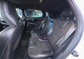 Volvo V40 II Cross Country D3 150KM 2013 Volvo V40 R-DESIGN D3 2,0 R5 150KM Automat 2.0 Diesel 150KM, zdjęcie 15