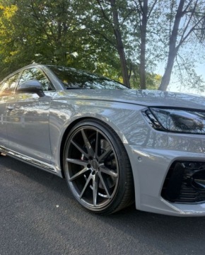 Audi A4 B9 RS4 Avant Facelifting 2.9 TFSI 450KM 2023 Audi RS4 Avant Audi RS4 Avant Avant quattro tiptronic 2.9 Benzyna 450KM, zdjęcie 8