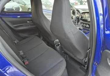 Toyota Aygo X 1.1 VVT-i 72KM 2022 Toyota Aygo X SalonPolska Tylko 4500 Km PelenSerwis JakNowy Benzyna, zdjęcie 16