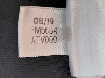 Фирменная толстовка Adidas, размер 6/7.