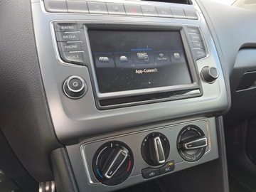 Volkswagen Polo V Hatchback 3d Facelifting 1.2 TSI BlueMotion Technology 90KM 2016 Volkswagen Polo 1.2 TSI 90KM Comfortline klima nav, zdjęcie 16