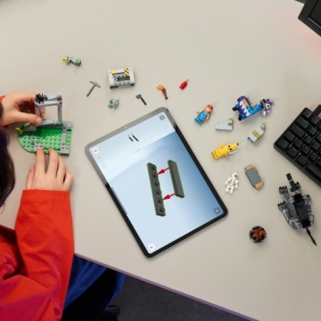 LEGO Fortnite 77075 Скины, Искра и Лагерь