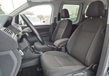 Volkswagen Caddy IV Kombi Maxi 2.0 TDI SCR BlueMotion Technology 150KM 2016 Volkswagen Caddy SalonPL Comfortline 2.0TDI 150KM DSG Hak WEBASTO Kamera A, zdjęcie 10