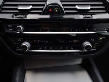 BMW Seria 5 G30-G31 Limuzyna 520d 190KM 2020 BMW 5 520d xDrive, Salon Polska, Serwis ASO, zdjęcie 12