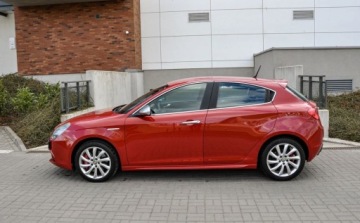 Alfa Romeo Giulietta Nuova II Hatchback 5d 1.4 TB 16v Mair 170KM 2011 Alfa Romeo Giulietta 1,4T (170KM) Salon PL 145 tys. km 1.4 Benzyna 170KM, zdjęcie 1