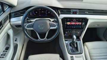 Volkswagen Passat B8 Variant Facelifting 2.0 TSI 190KM 2022 Volkswagen Passat 2.0TSI 190KM ACC SalonPL Kamera, zdjęcie 8