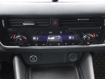 Nissan Qashqai III Crossover 1.3 DIG-T MHEV 158KM 2023 Nissan Qashqai 1.3 DIG-T MHEV, Salon Polska, zdjęcie 19