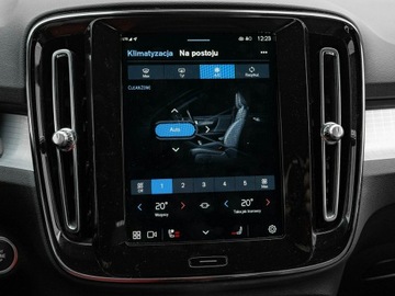 Volvo XC40 Crossover Facelifting 2.0 B3 163KM 2023 Volvo XC 40 WD1498T#B3 Plus Dark Podgrz.f I kier, zdjęcie 16